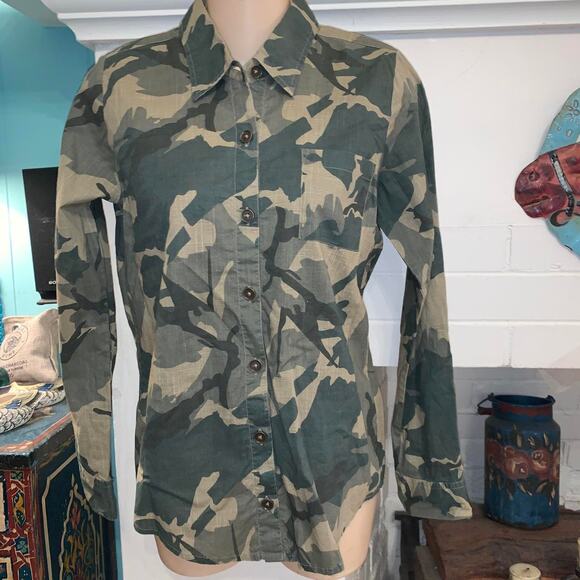 NWT HIVE & HONEY 100% COTTON CAMO CAMOUFLAGE SHIRT REVOLVE CLOTHING S - Picture 1 of 8